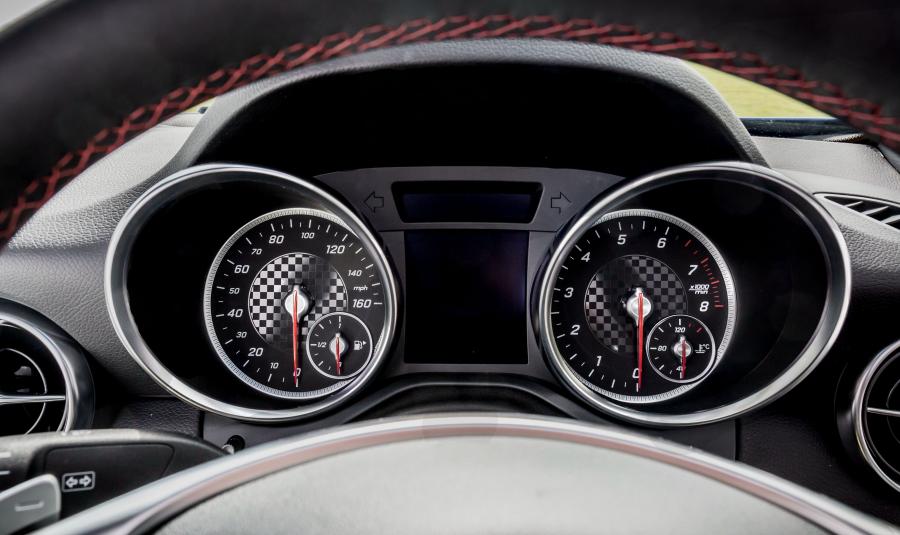  Mercedes-Benz SLC300 AMG Line 2016 года  (UK) (фото 25 из 25)